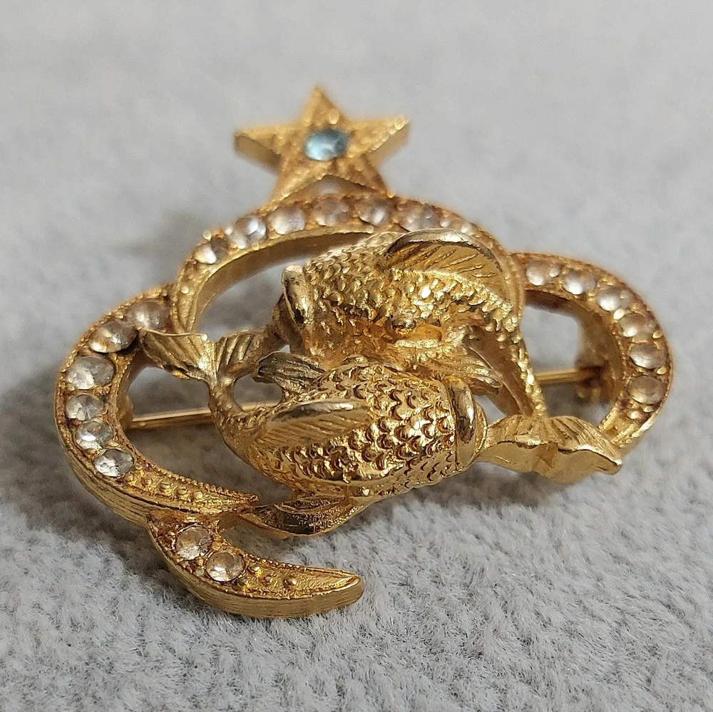Vintage St. Labre signed Pisces jewelry brooch pin - Picture 2 of 8
